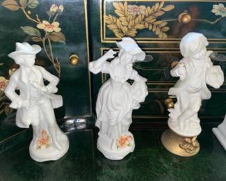 Figurines
