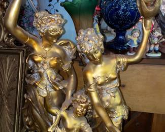 STUNNING Gold Figural Lamp W/ Green & Orange Horn Glass Flower Lamp Shades