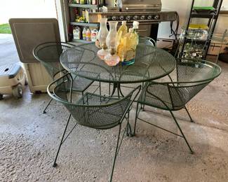 Patio table and 4 Chairs