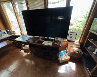 75 INCH TV
