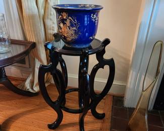 Antique plant / pedestal stand