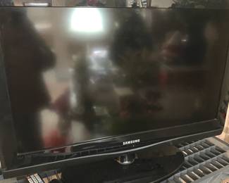 32 in Samsung Flat Screen