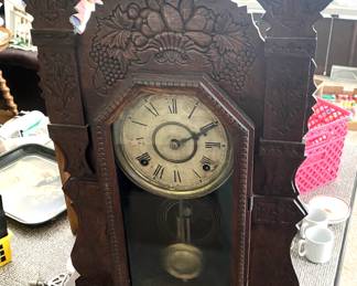 Antique Clock (RUNS)
