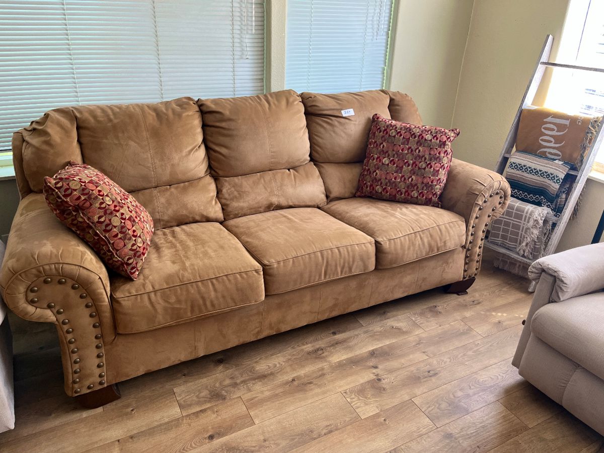 This is a very expensive couch. I believe it’s down filled probably $2000. When it was new. It’s not very old. We’re asking $250 or best offer. It’s 7 feet long bring help for loading.