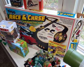 Tyco Race & Chase slot car track