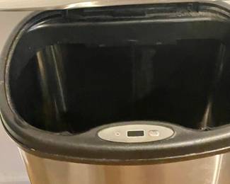 MOTION DETECTED TRASH CAN
