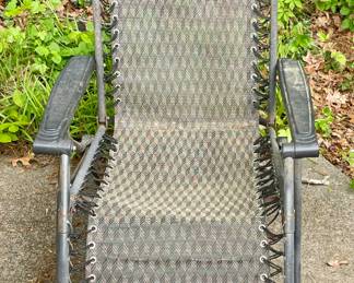 GRAVITY RECLINER
