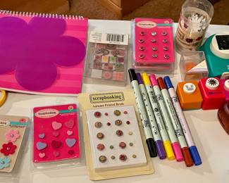 SCRAPBOOKING ACCESSORIES