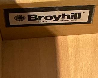 BROYHILL LONG DRESSER