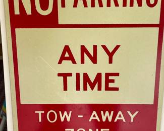 NO PARKING SIGN