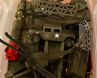 MILITARY TOY LOT