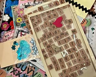 SCRAPBOOKING ACCESSORIES