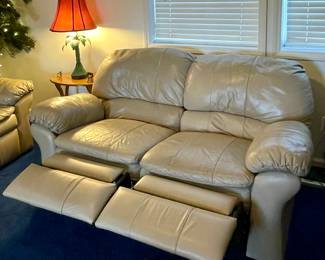 DOUBLE RECLINER LEATHER LOVESEAT
