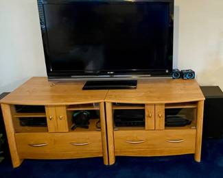 END TABLES / MEDIA CABINETS, FLAT SCREEN TV