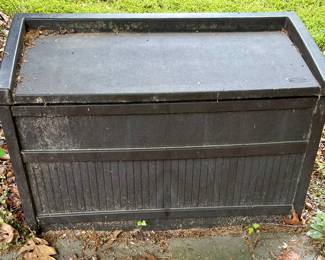 SUNCAST PATIO STORAGE BOX