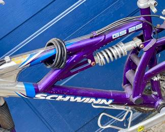 SCHWINN GS 25 BIKE W/HELMET