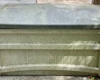 SUNCAST PATIO STORAGE BOX