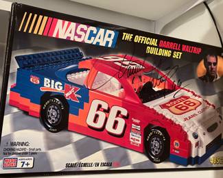 AUTOGRAPHED MEGA BLOKS BUILDING SET