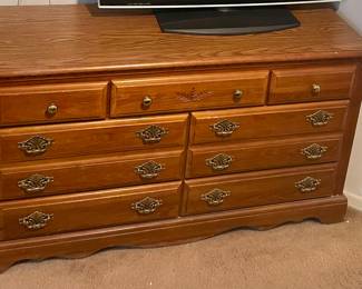 BROYHILL LONG DRESSER