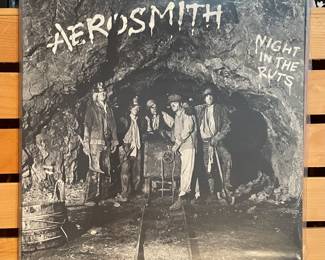VINTAGE VINYL