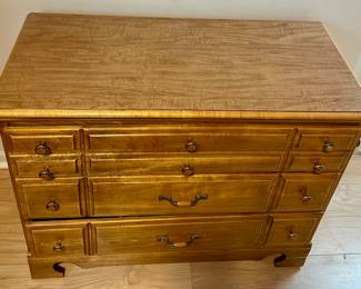 4-DRAWER CHEST