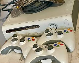 XBOX 360, CONTROLERS, CABLES, HEAD SET