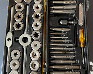 ALLTRADE 40-PCS COMBINATION DIE & TAP SET