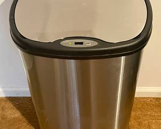 MOTION DETECTED TRASH CAN