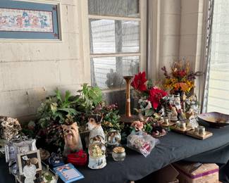 Household decorative items