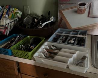 Kitchenware, flatware