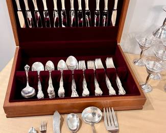 5pc Easterling sterling flatware set for 12 with 10 serving pieces - 82 in total and wooden case
