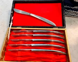 6 pc Steak knives set w/box