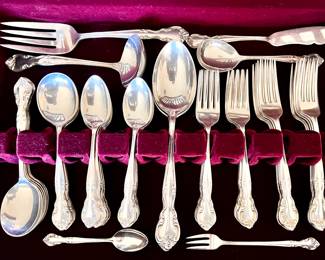 5pc Easterling sterling flatware set for 12 with 10 serving pieces -82 in total and wooden case