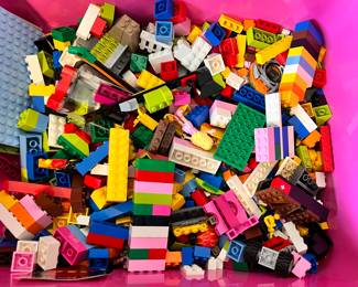 Lego "Friends" w/Lego tub
