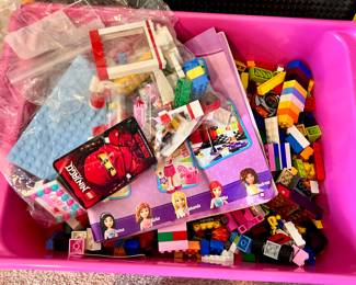 Lego "Friends" w/Lego tub