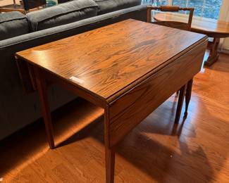 Oak Drop Leaf Dining Table (42"W x 47"D x 39"H)