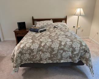Queen Size Mid-Century Headboard with iSeries Queen Mattress (Excellent Condition)