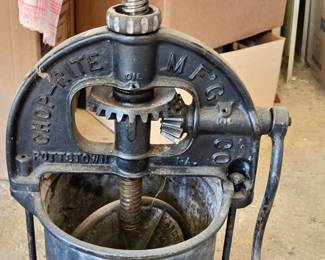 Antq Enterprise Mfg Sausage Stuffer / Fruit Press 2092 w/Spout Mounted Display $125