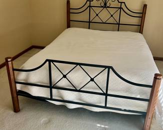 Queen black metal & wood posts bedframe $95