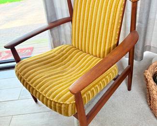 Mid-Century Danish Modern Lounge Chair -Made in Sweden - DUX