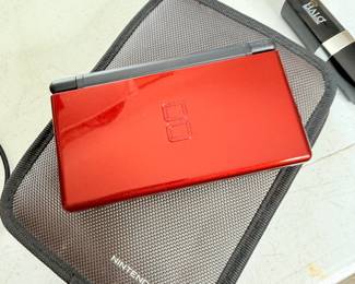Nintendo DS - red