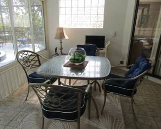 patio table with 4 chairs