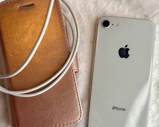 iPhone SE 2020 (unlocked) with case and charge cord