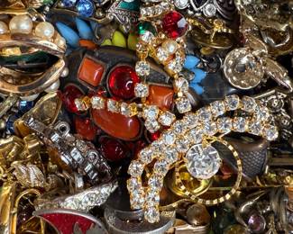 Broaches