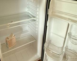 Frigidaire mini-refrigerator