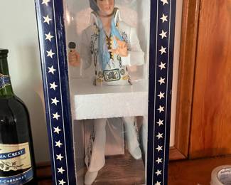 Limited edition Elvis decanter β white jumpsuit version. Collectible from McCormick Distilling Co., original box included.