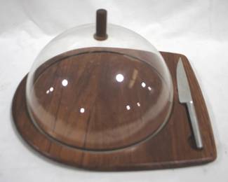 8087 - Cheese Server w / Knife - 15" x 14" x 8"