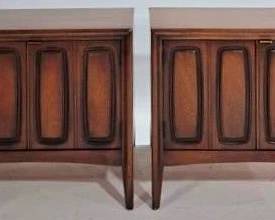9249 - Pair Broyhill Premier Walnut MCM Stands 22 x 26 x 18 2 door