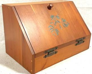 4026 - Wood Bread Box - 16.5" x 11" x 10"
