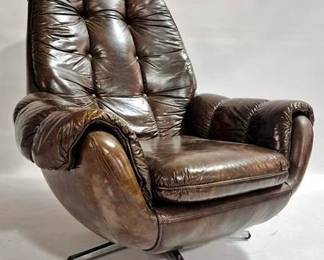 9213 - Vintage Swivel Lounge Chair, Carter Chair Co 34 x 34 x 39